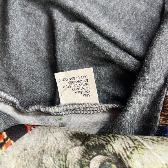 Women's SINGLE Los Angeles Gray Peacock Design Short Sleeve Tunic Size S - Picture 6 of 8